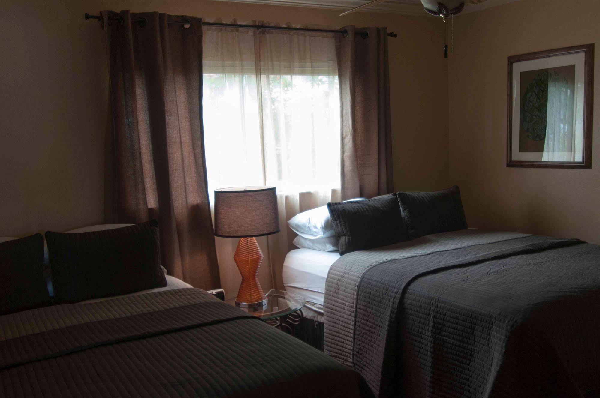 Motel Hibiscus - Point O'Rocks